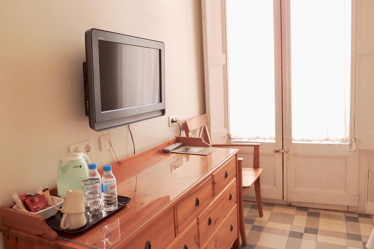Hostal Poblenou Barcelona Ngoại thất bức ảnh