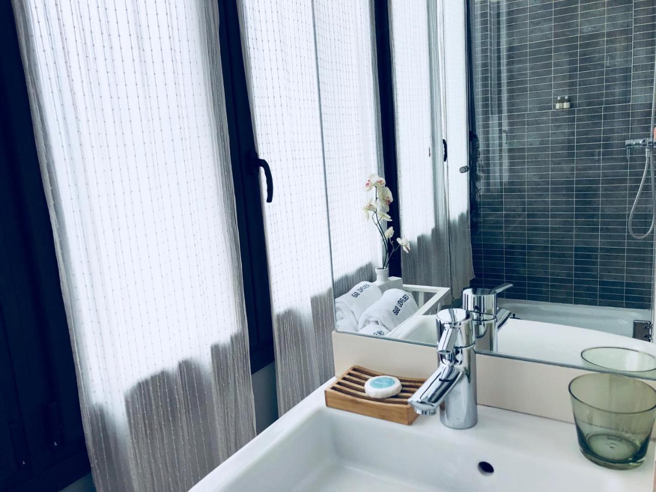 Hostal Poblenou Barcelona Ngoại thất bức ảnh